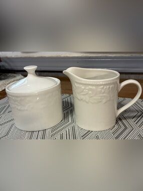 Garland 8837 | White Stoneware | Sugar Dish 4”x3” & creamer
